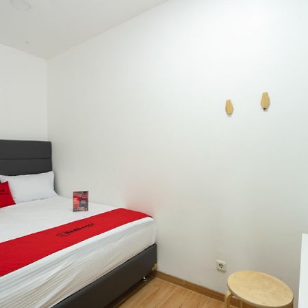 RedDoorz Plus @ Danau Sunter Utara Jakarta Exterior foto