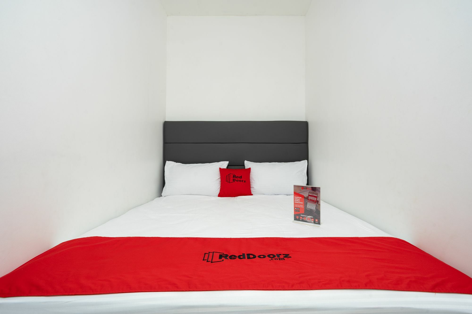 RedDoorz Plus @ Danau Sunter Utara Jakarta Exterior foto