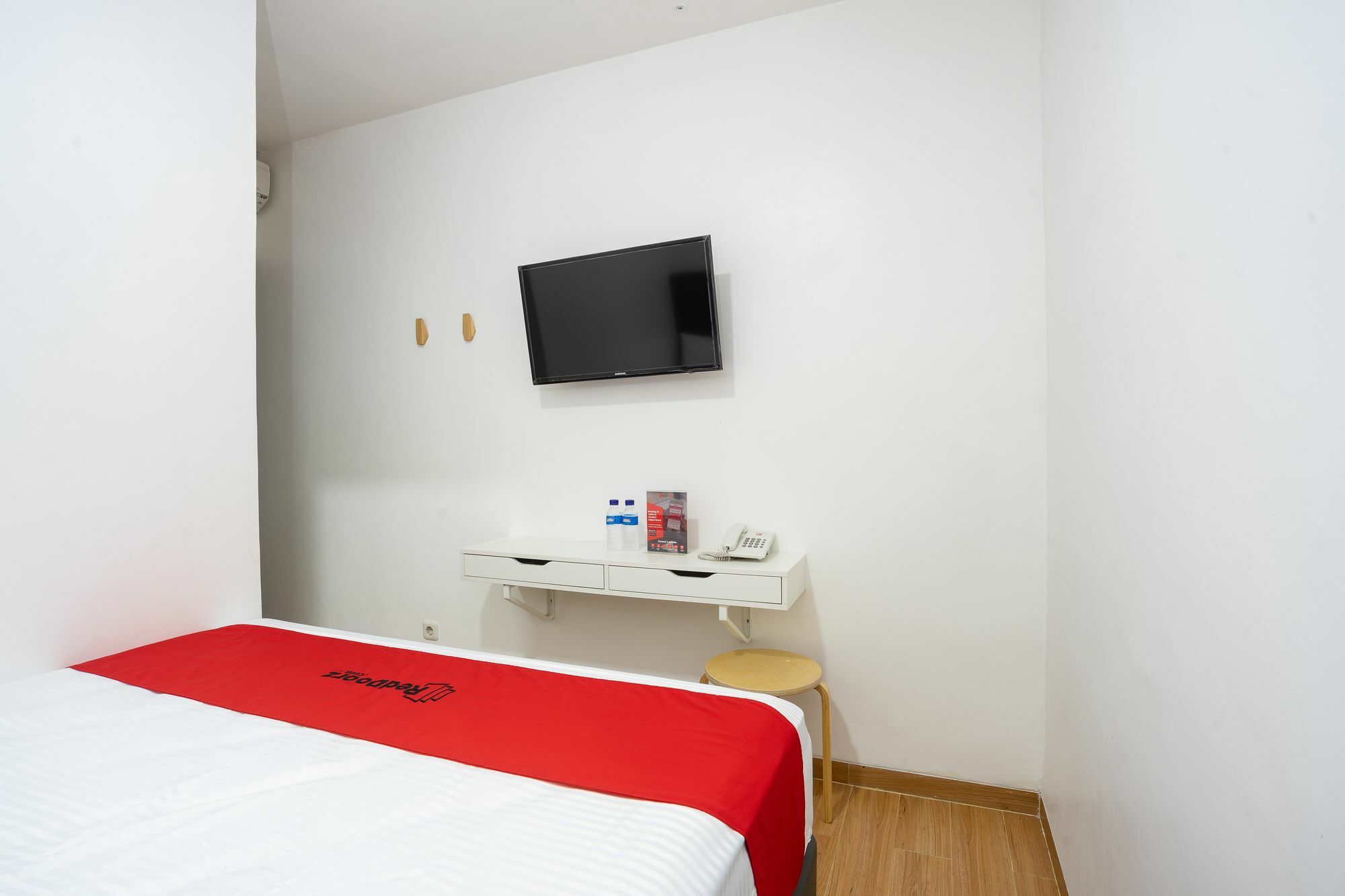 RedDoorz Plus @ Danau Sunter Utara Jakarta Exterior foto